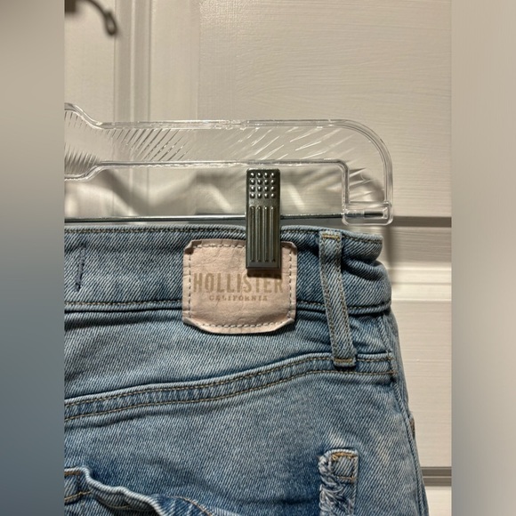 Hollister Ultra Rise Dad Jeans​​​​​​​​ - Picture 7 of 8